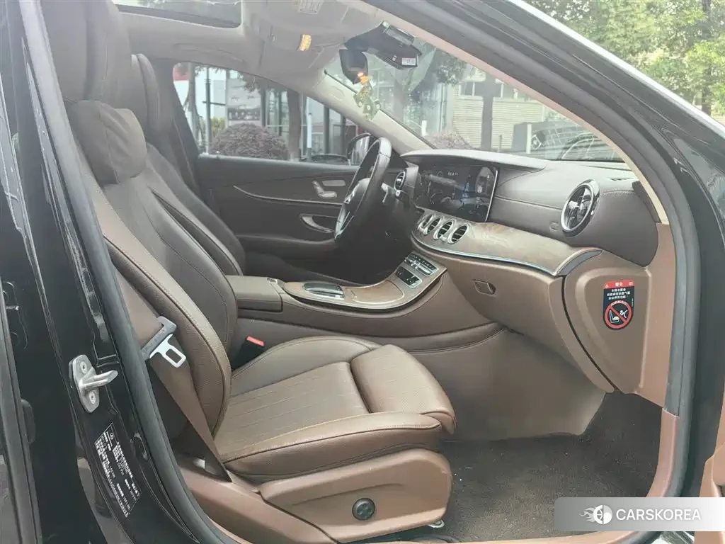 Mercedes-Benz E-Class 2022 Черный из Китая, фото 3