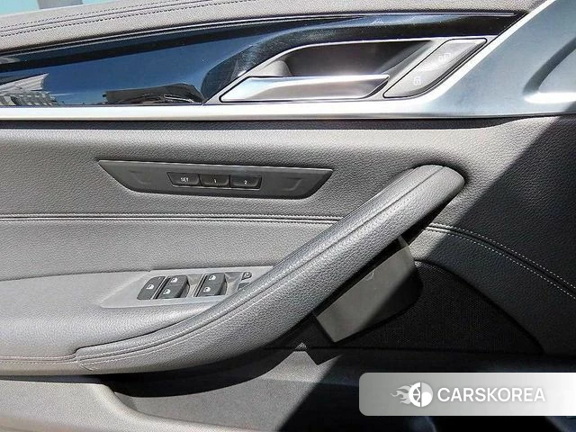 BMW 5 Series (G30) 2019 Белый из Кореи, фото 3