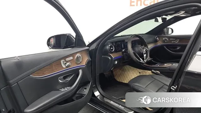 Mercedes-Benz E-Class W213 2021 Серый из Кореи, фото 3