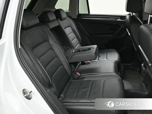 Volkswagen Tiguan second Generation 2019 Белый из Кореи, фото 3