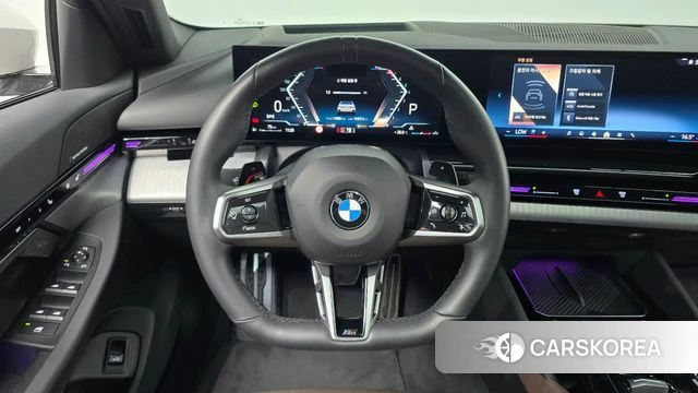BMW 5 Series (G60) 2023 Белый из Кореи, фото 3