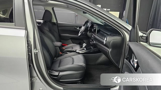 Kia The New K3 2nd generation 2024 Серый из Кореи, фото 3