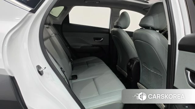 Hyundai Kona (SX2) 2023 Белый из Кореи, фото 3