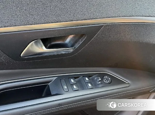 Peugeot 3008 second generation 2018 Белый из Кореи, фото 3