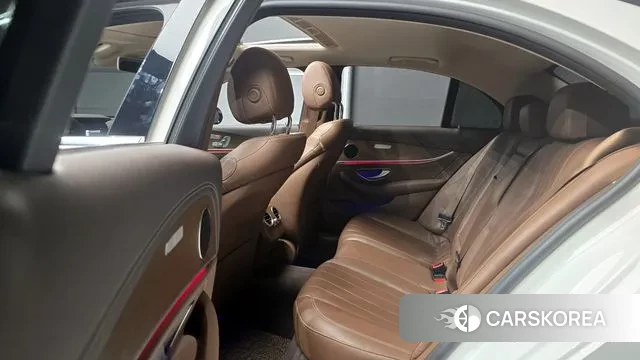 Mercedes-Benz E-Class W213 2018 Белый из Кореи, фото 3