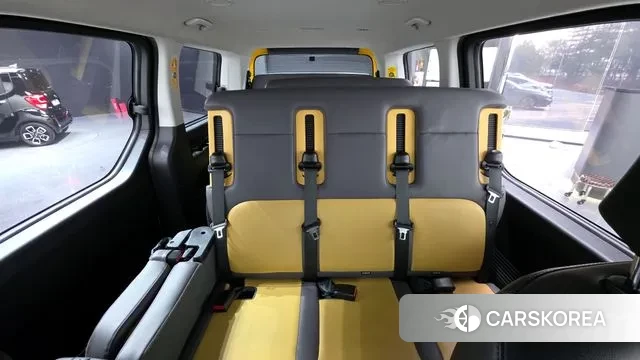 Hyundai Staria 2022 Желтый из Кореи, фото 3