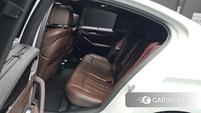 BMW 5 Series (G30) 2023 Белый из Кореи, фото 3