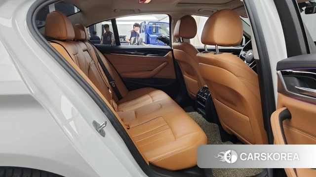 BMW 5 Series (G30) 2018 Белый из Кореи, фото 3