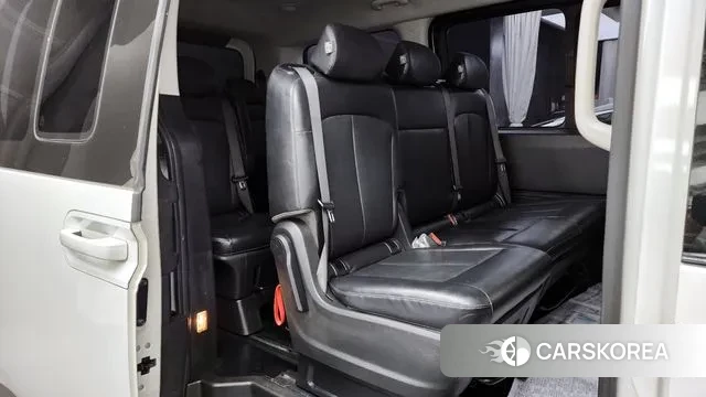 Hyundai Staria 2023 Белый из Кореи, фото 3