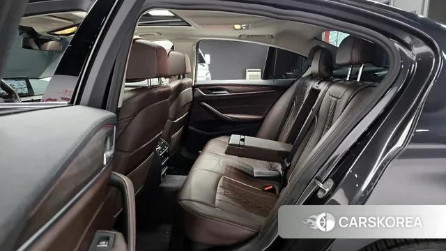 BMW 5 Series (G30) 2018 Серый из Кореи, фото 3