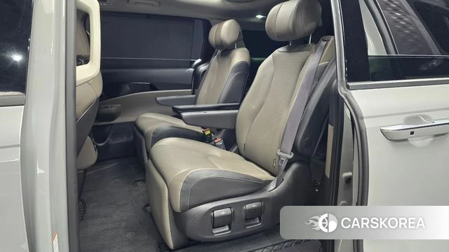 Kia The New Carnival 4th Generation 2024 Серебристо-серый из Кореи, фото 3