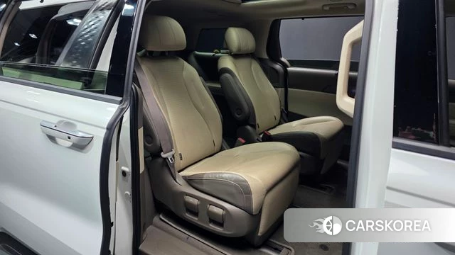 Kia Carnival 4th generation 2023 Белый из Кореи, фото 3