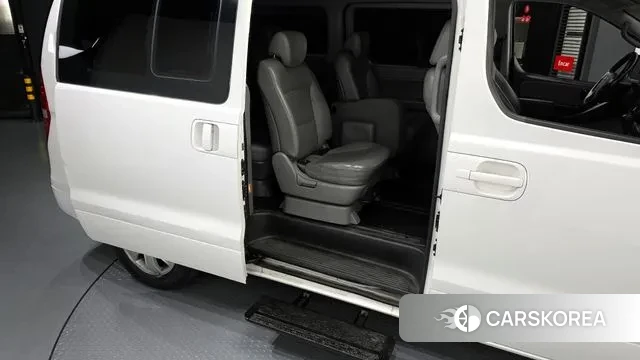 Hyundai The New Grand Starex 2018 Белый из Кореи, фото 3