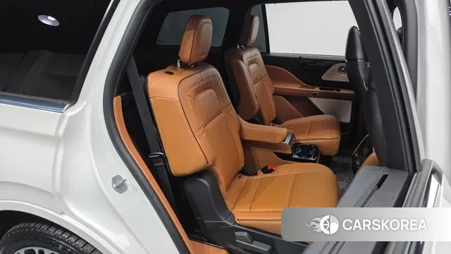Lincoln Aviator 2nd generation 2023 Белый из Кореи, фото 3