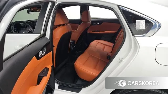 Kia The New K3 2nd generation 2022 Белый из Кореи, фото 3