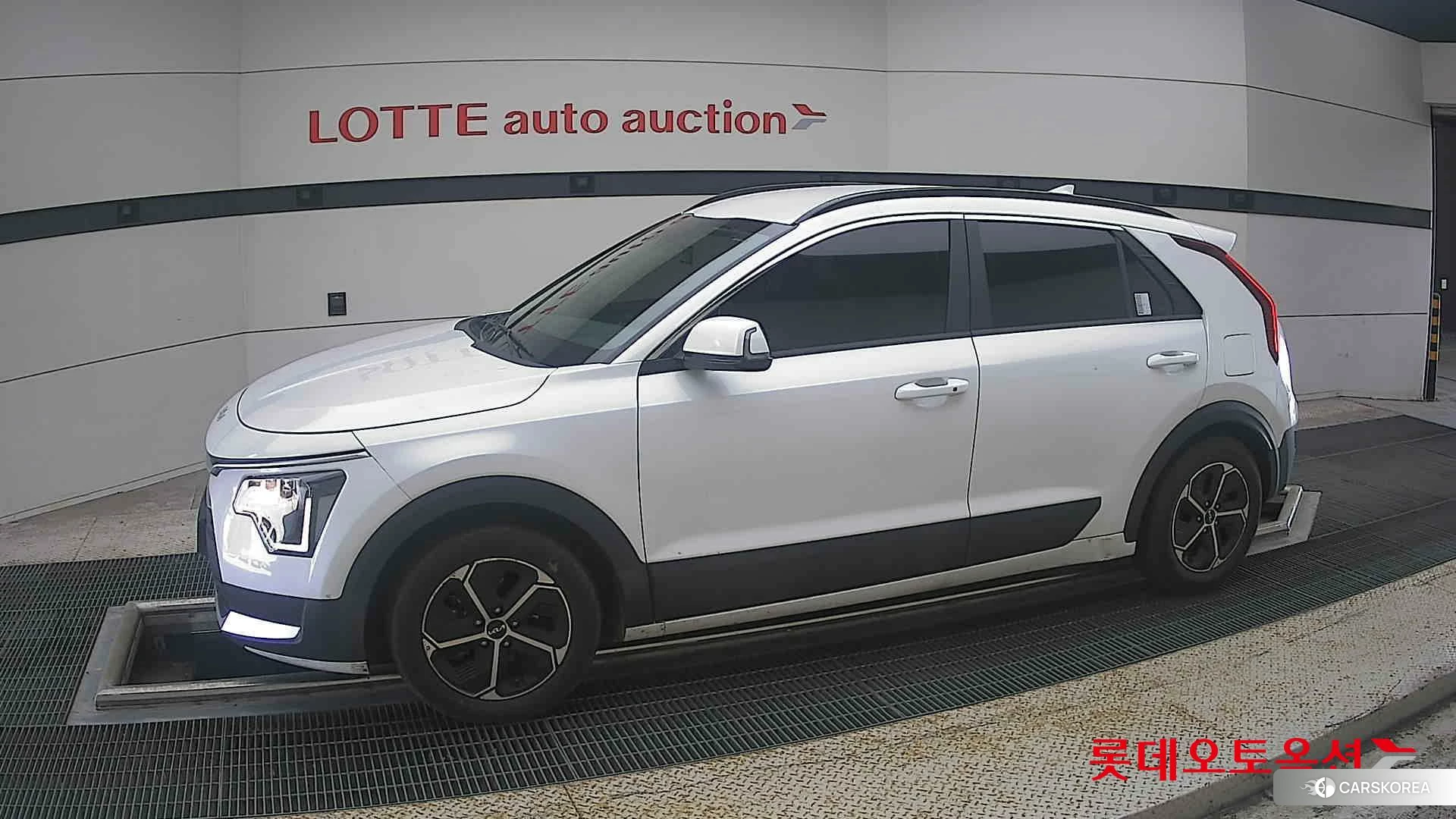 Kia Niro Hybrid 2022 Snow White Pearl (optional) из Кореи, фото 3