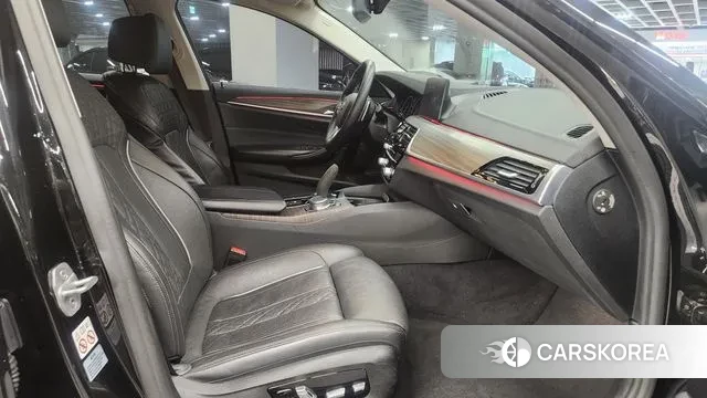 BMW 5 Series (G30) 2019 Черный из Кореи, фото 3