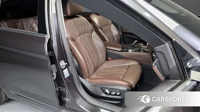 BMW 5 Series (G30) 2019 Серый из Кореи, фото 3