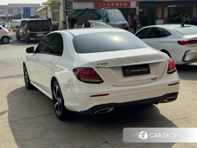 Mercedes-Benz E-class id 4211677 из Китая 3