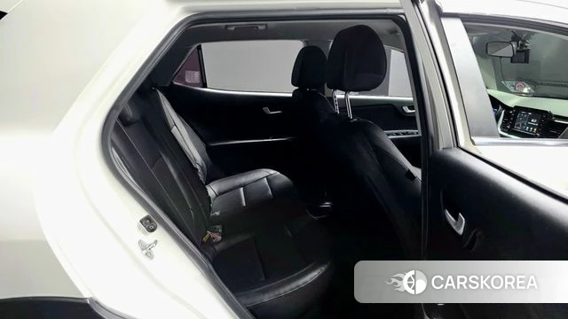 Kia Stonic 2018 Белый из Кореи, фото 3
