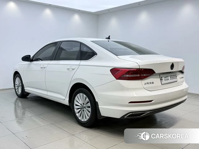 Volkswagen Lavida 2021 Белый из Китая, фото 3