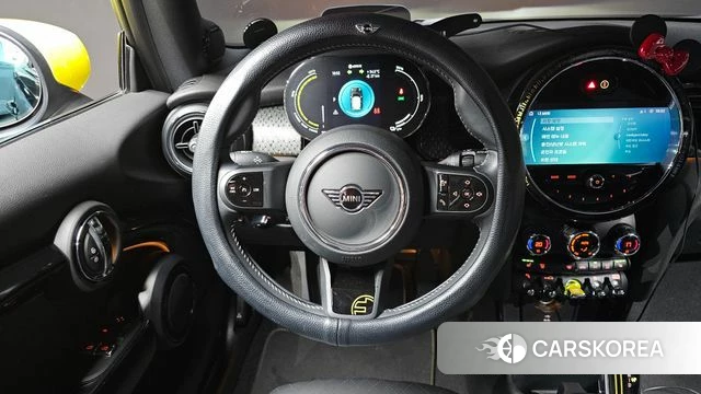 Mini Cooper Electric 2023 Черный из Кореи, фото 3