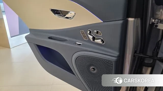 Bentley Flying Spur 3rd Generation 2024 Серебряный из Кореи, фото 3