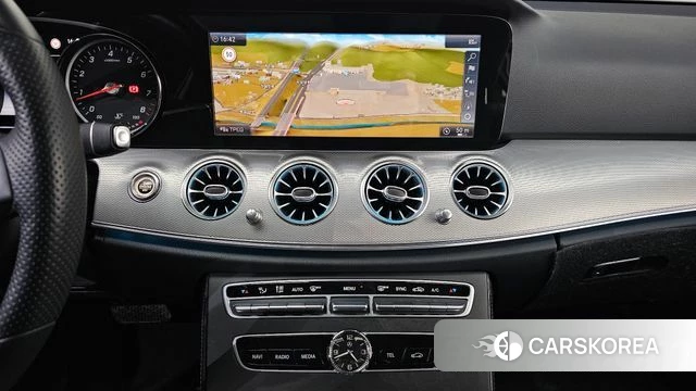 Mercedes-Benz E-Class W213 2018 Серый из Кореи, фото 3