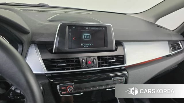 BMW 2 Series Active Tourer (F45) 2019 Белый из Кореи, фото 3