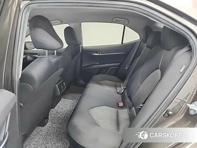 Toyota Camry (XV70) 2021 Песочный из Кореи, фото 3