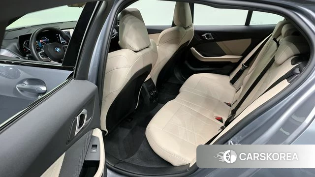 BMW 1 Series (F70) 2025 Серебристо-серый из Кореи, фото 3