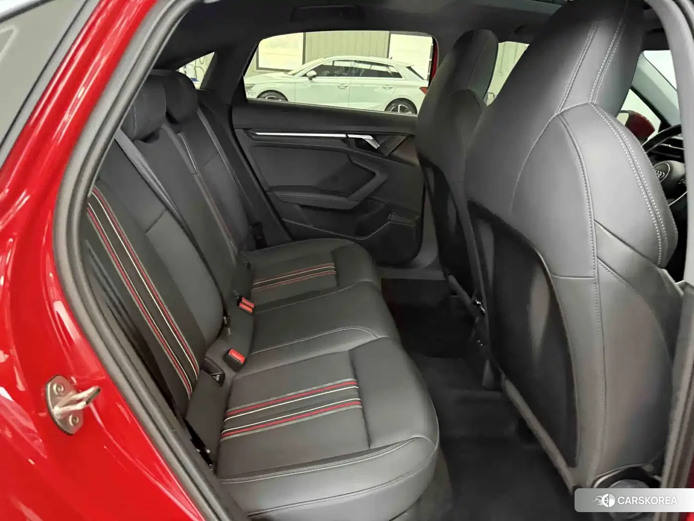 Audi A3 2024 Red/purple из Китая, фото 3
