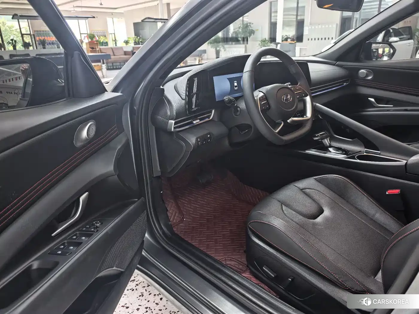 Hyundai Elantra 2023 Silver/gray из Китая, фото 3