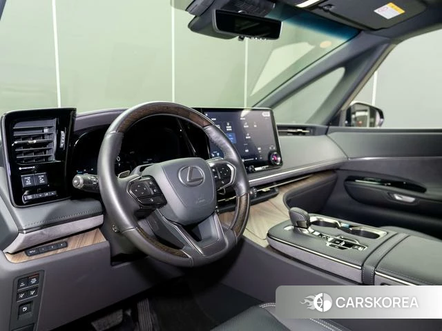 Lexus LM 2024 Черный из Китая, фото 3