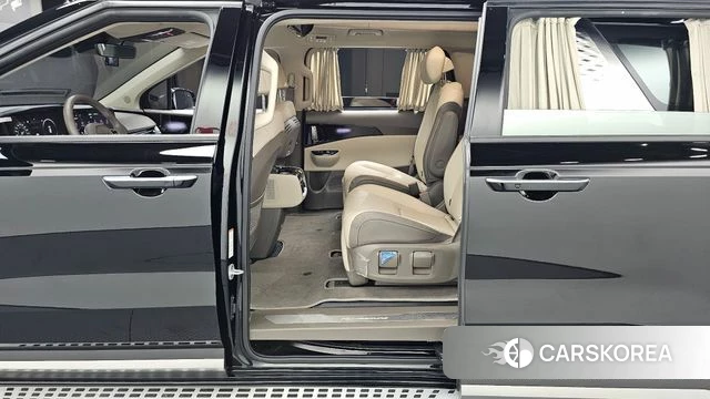 Kia Carnival 4th generation 2023 Черный из Кореи, фото 3