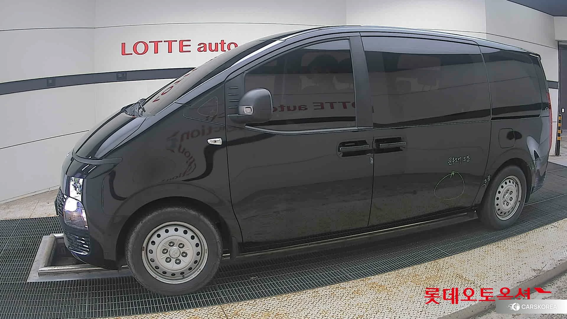 Hyundai Staria 2022 Abyss Black Pearl из Кореи, фото 3