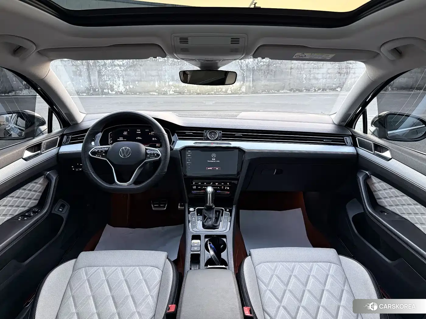 Volkswagen Magotan 2025 Черный из Китая, фото 3