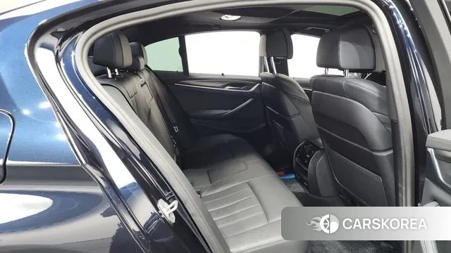 BMW 5 Series (G30) 2023 Черный из Кореи, фото 3