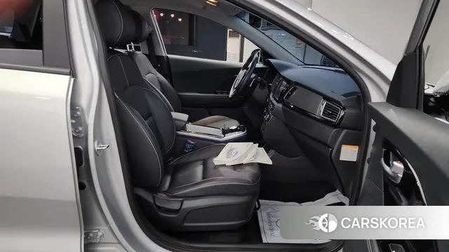 Kia Niro EV 2021 Серебристо-серый из Кореи, фото 3