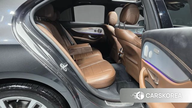 Mercedes-Benz E-Class W213 2021 Серый из Кореи, фото 3