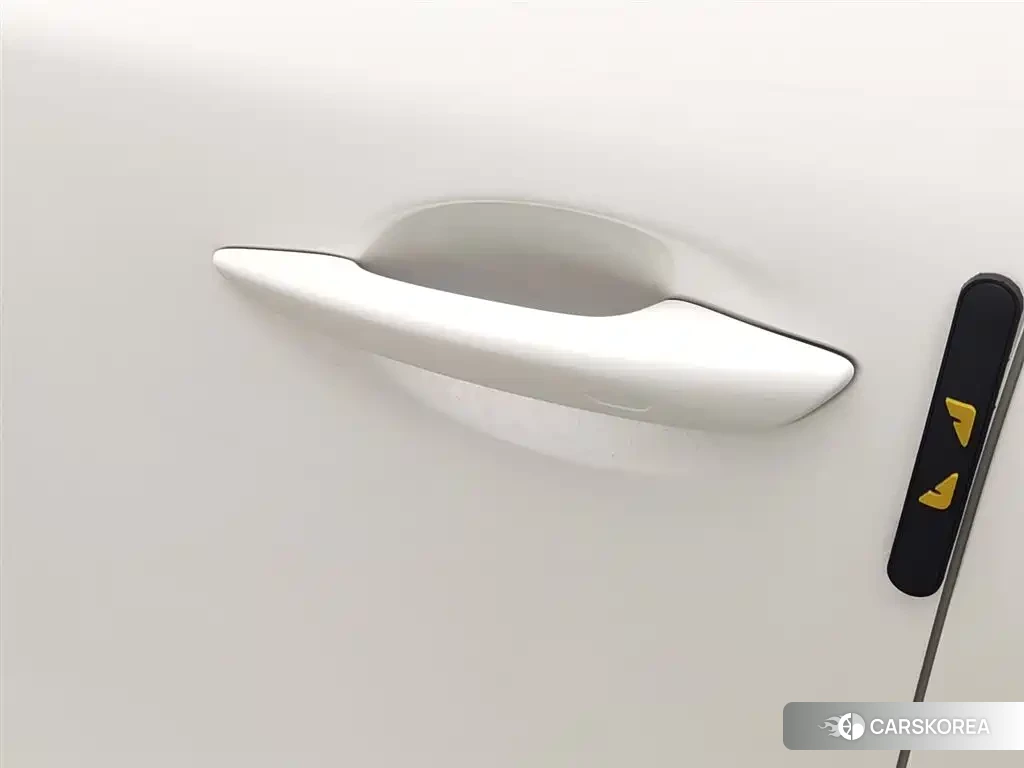 Mazda 3 2023 Белый из Китая, фото 3