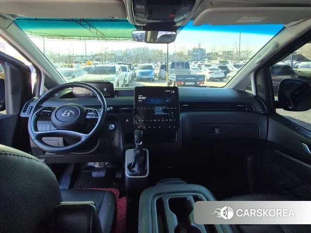 Hyundai Staria 2023 Черный из Кореи, фото 3