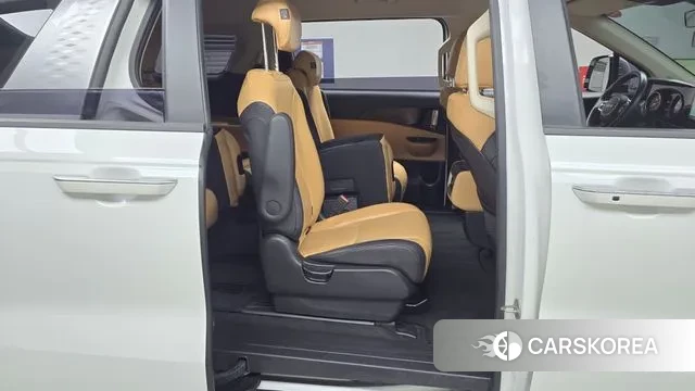 Kia Carnival 4th generation 2023 Белый из Кореи, фото 3