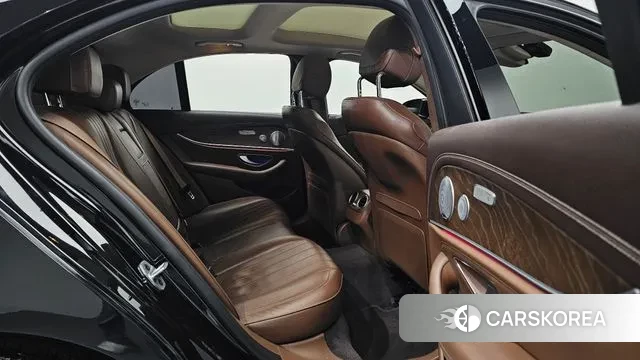 Mercedes-Benz E-Class W213 2019 Черный из Кореи, фото 3