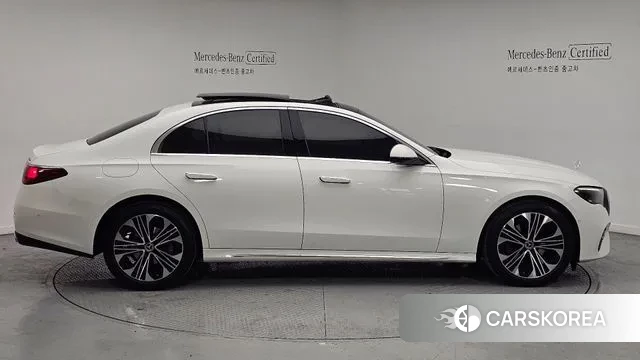 Mercedes-Benz E-Class W214 2024 Белый из Кореи, фото 3