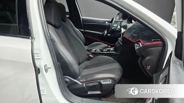 Peugeot 308 second generation 2019 Белый из Кореи, фото 3