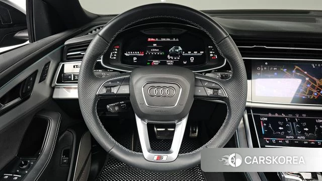 Audi Q8 (4M) 2025 Черный из Кореи, фото 3
