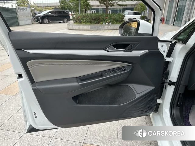 Volkswagen Golf 2023 Белый из Китая, фото 3