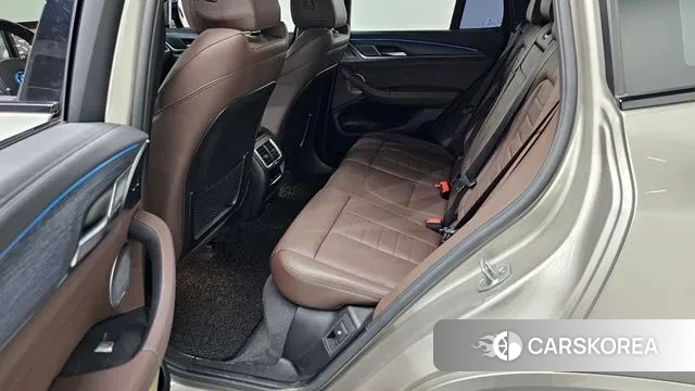 BMW iX3 2022 Песочный из Кореи, фото 3