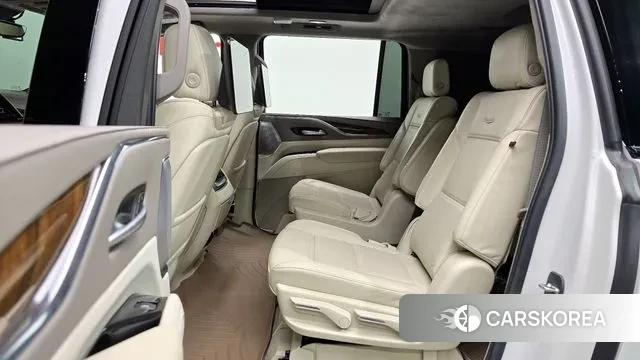 Cadillac Escalade 5th Generation 2023 Белый из Кореи, фото 3